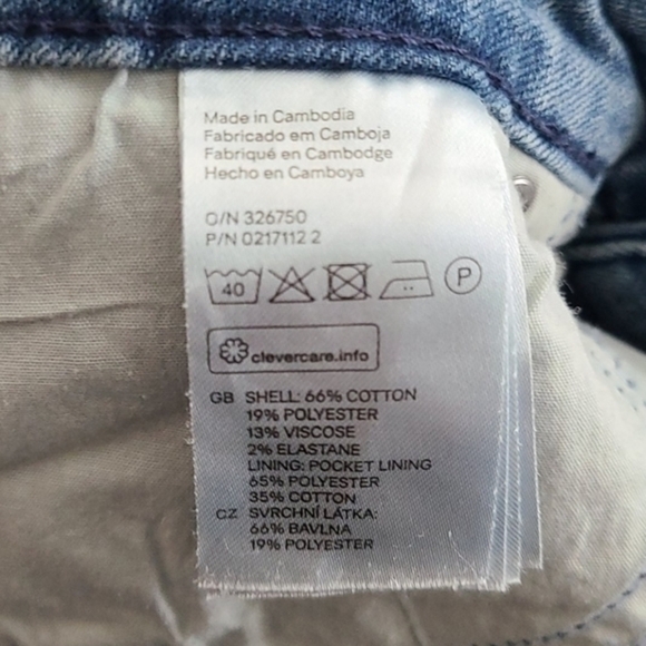 [H&M] Jeans Shorts - Size 8 - Picture 4 of 8